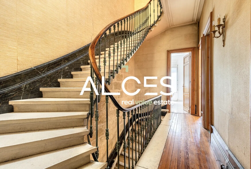 Bureau dans Bordeaux à vendre - Photo de l’immeuble – Image 2 sur 4