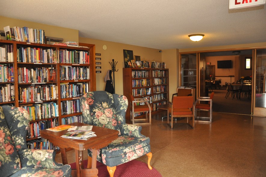 405 Broadway Ave S, Cokato, MN à vendre - Photo de l’immeuble – Image 3 sur 56