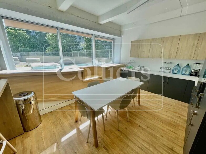 Bureau dans Marseille à louer - Photo intérieure – Image 2 sur 8