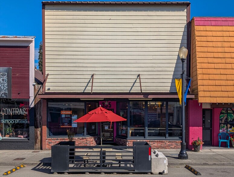 335 N Olympic Ave, Arlington, WA à louer - Photo de l’immeuble – Image 1 sur 5