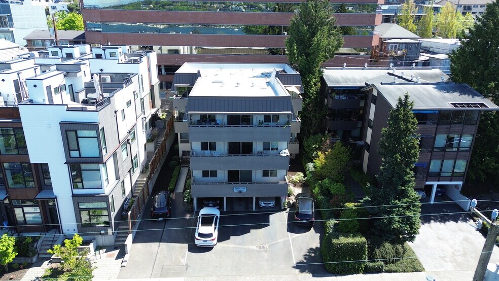 2318 Yale Ave E, Seattle, WA à vendre - Photo de l’immeuble – Image 2 sur 23