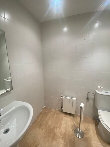 Bureau dans València à louer - Photo de l’immeuble – Image 1 sur 24