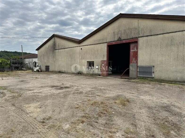 Local d’activités dans Baurech à louer - Photo de l’immeuble – Image 3 sur 4