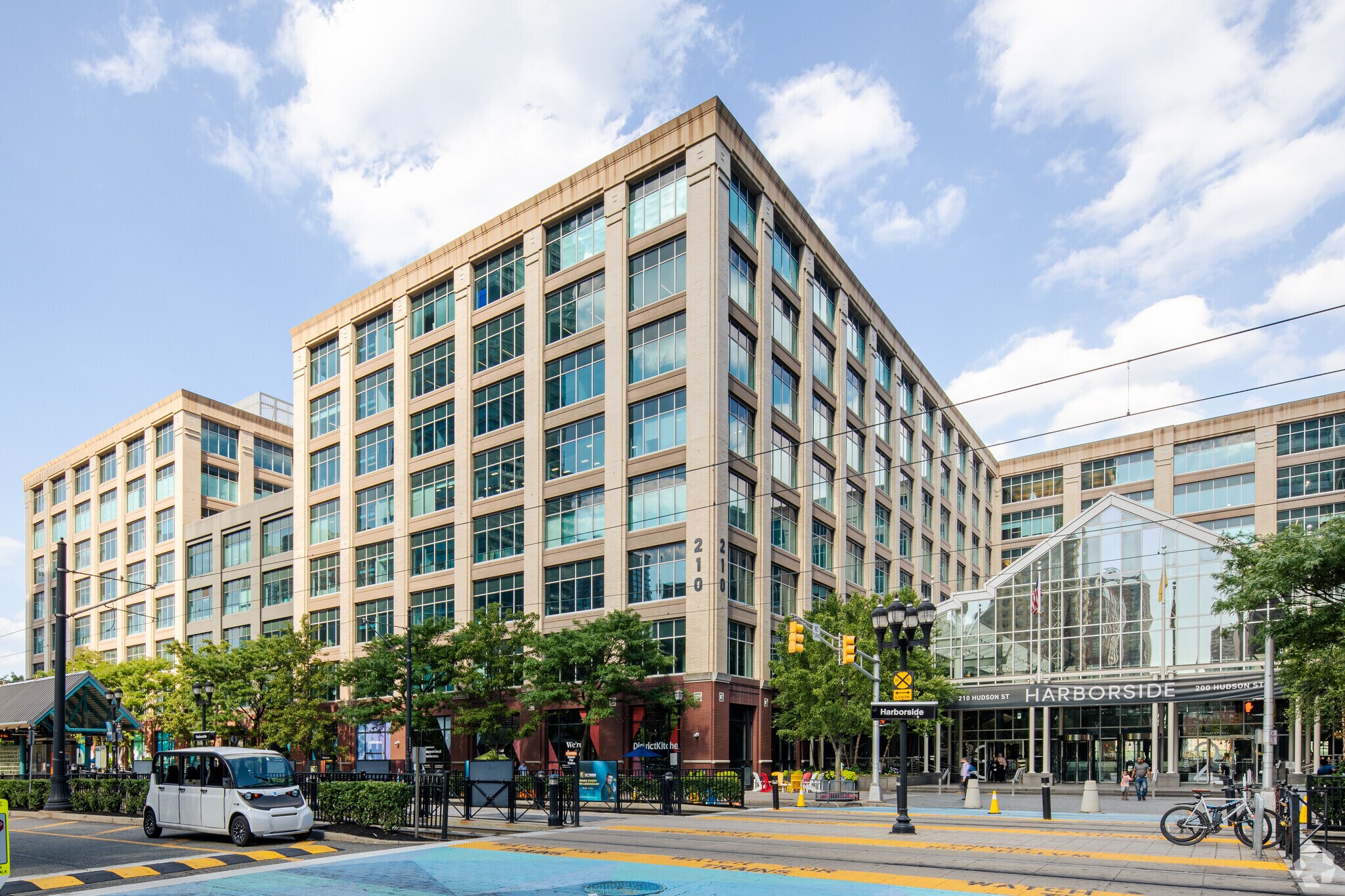 210 Hudson St, Jersey City, NJ à louer Photo principale– Image 1 sur 18