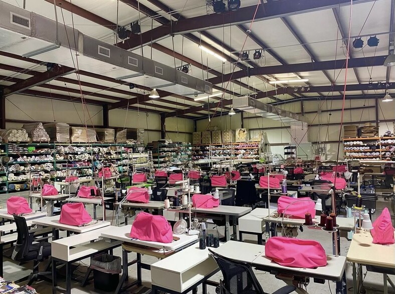 11133 I-45 Fwy N, Conroe, TX à louer - Photo de l’immeuble – Image 1 sur 8