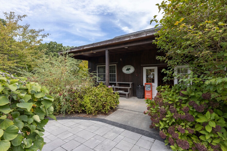 47 Tuckertown Rd, Wakefield, RI à vendre - Photo de l’immeuble – Image 2 sur 13