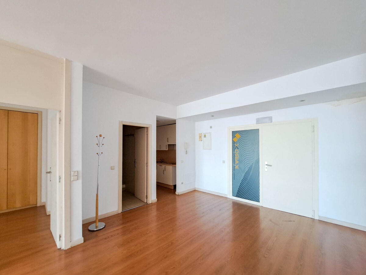 Madrid, MAD 28037 - Lot 5 - - Photo intérieure - Image 1 of 10