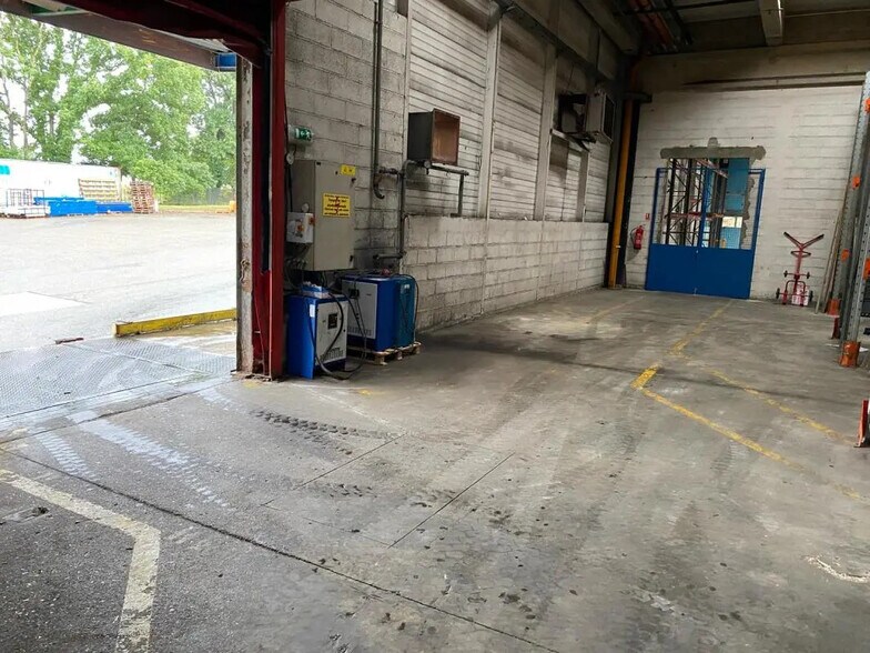 Industriel/Logistique dans Épernon à louer - Photo intérieure – Image 3 sur 5