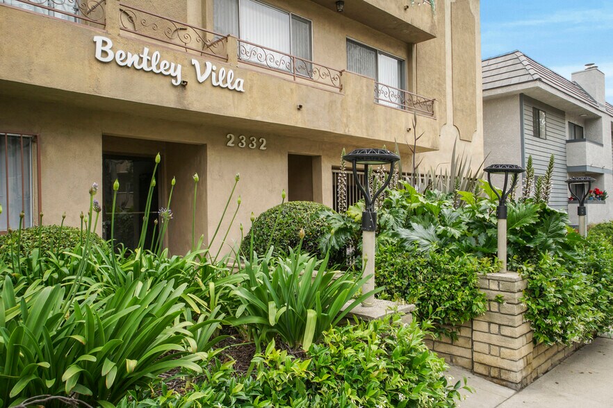 2332 Bentley Ave, Los Angeles, CA à vendre - Photo de l’immeuble – Image 2 sur 18