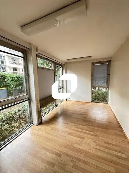 Bureau dans Saint-Germain-en-Laye à vendre - Photo de l’immeuble – Image 3 sur 7