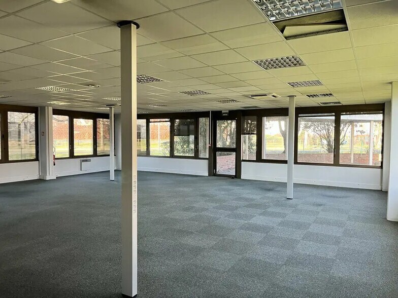 Bureau dans Hoenheim à louer - Photo intérieure – Image 2 sur 2