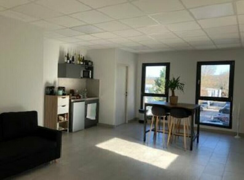 Local d’activités dans Fleurieu-sur-Saône à louer - Photo intérieure – Image 3 sur 5