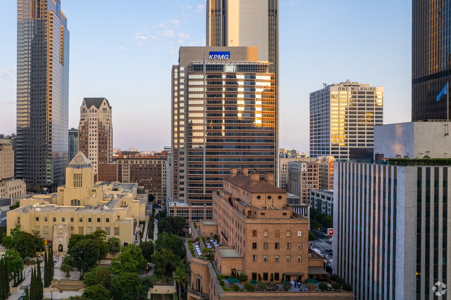 550 S Hope St, Los Angeles, CA à louer - Photo de l’immeuble – Image 3 sur 5