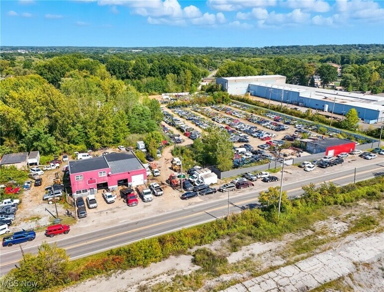 1775 Main St, Niles, OH à vendre - Photo de l’immeuble – Image 3 sur 31