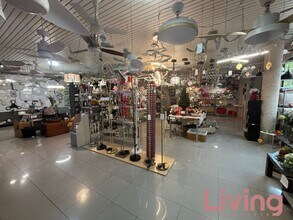 Local commercial dans Alcalá de Henares, Madrid à louer Photo intérieure– Image 1 sur 9