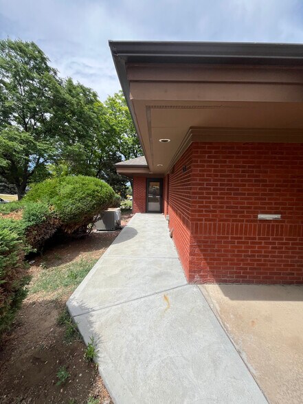 1074 S Alkire St, Lakewood, CO à louer - Photo de l’immeuble – Image 2 sur 12