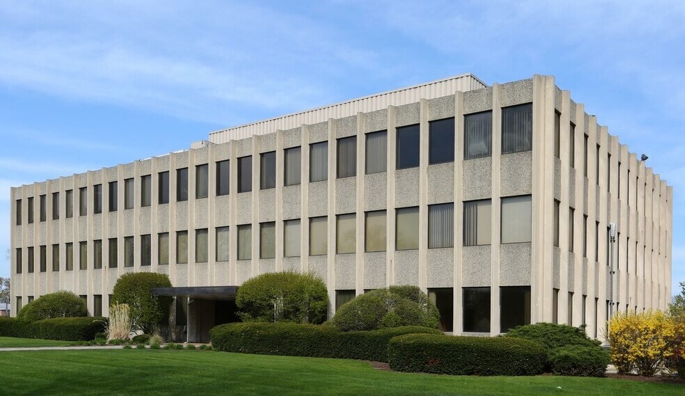 125 S Wilke Rd, Arlington Heights, IL à louer - Photo de l’immeuble – Image 2 sur 10