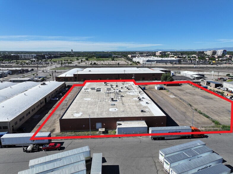 8025-8045 E 40th Ave, Denver, CO à louer - Photo de l’immeuble – Image 3 sur 9
