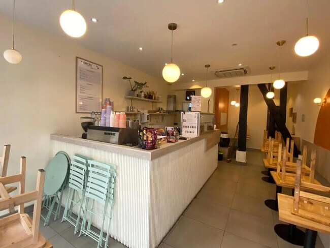 Plus de détails pour Local commercial à louer