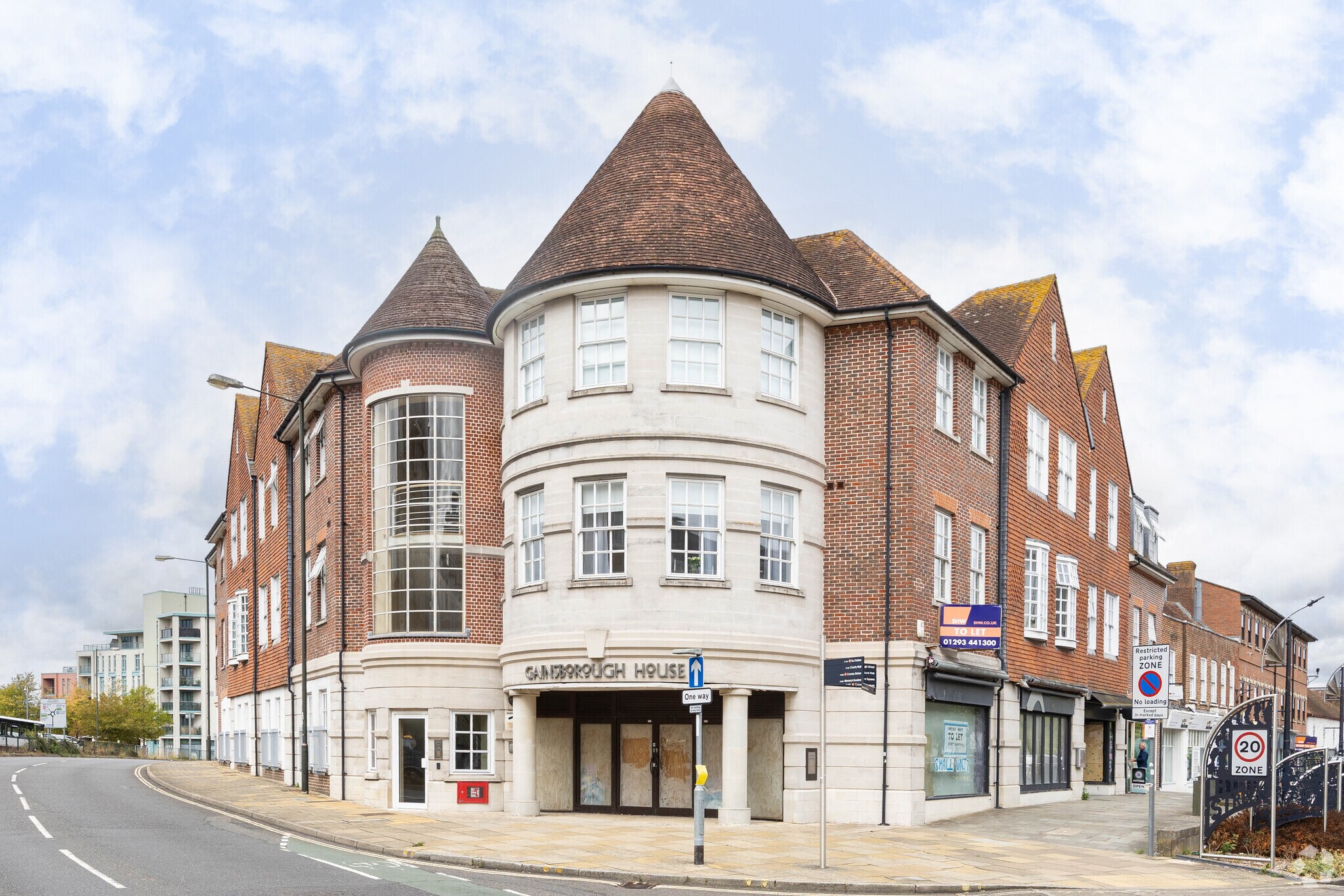 26-32 High St, Crawley à louer Photo de l’immeuble– Image 1 sur 7