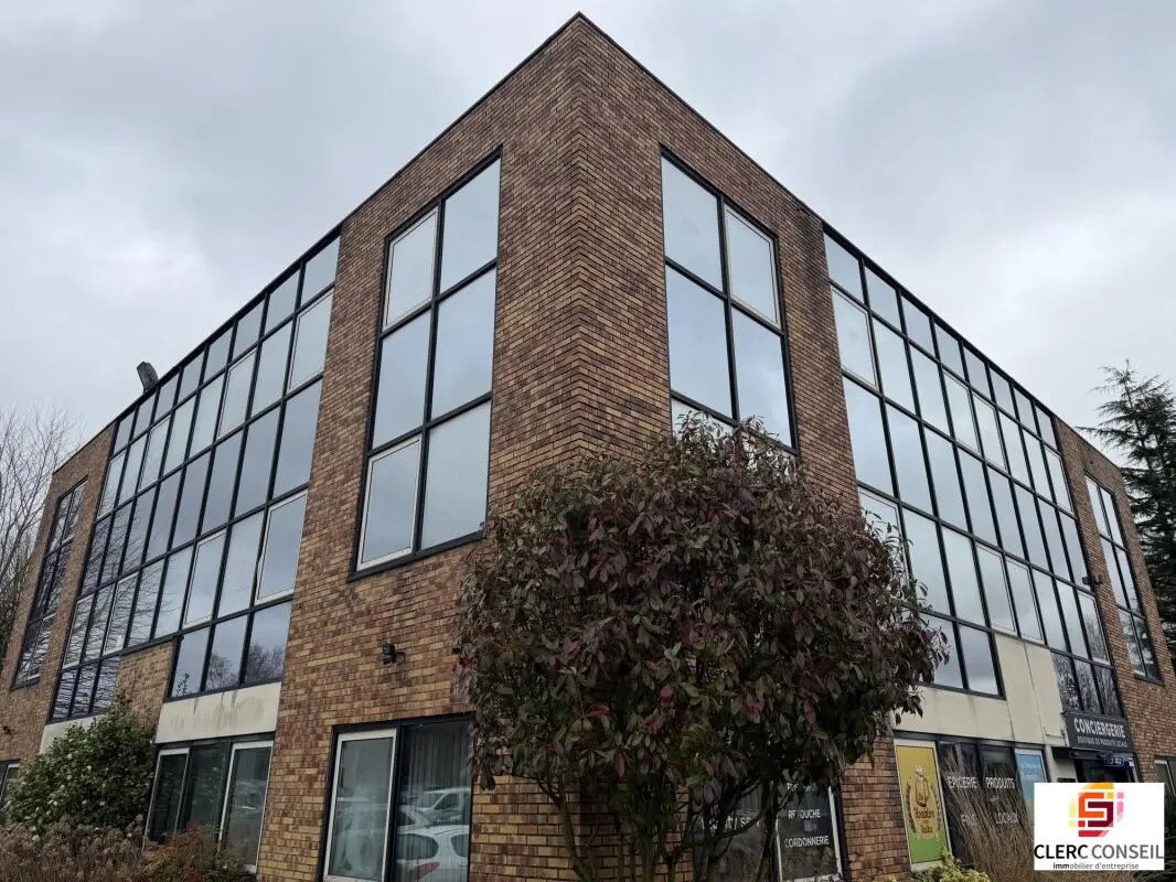 Bureau dans Mont-Saint-Aignan à louer Photo de l’immeuble– Image 1 sur 8