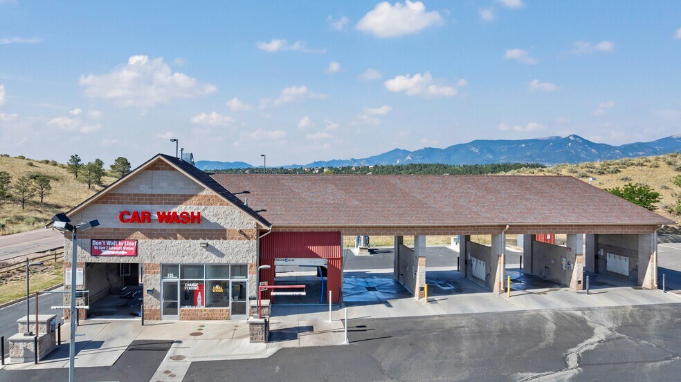 725 Village Center Dr, Colorado Springs, CO à vendre - Photo de l’immeuble – Image 1 sur 12