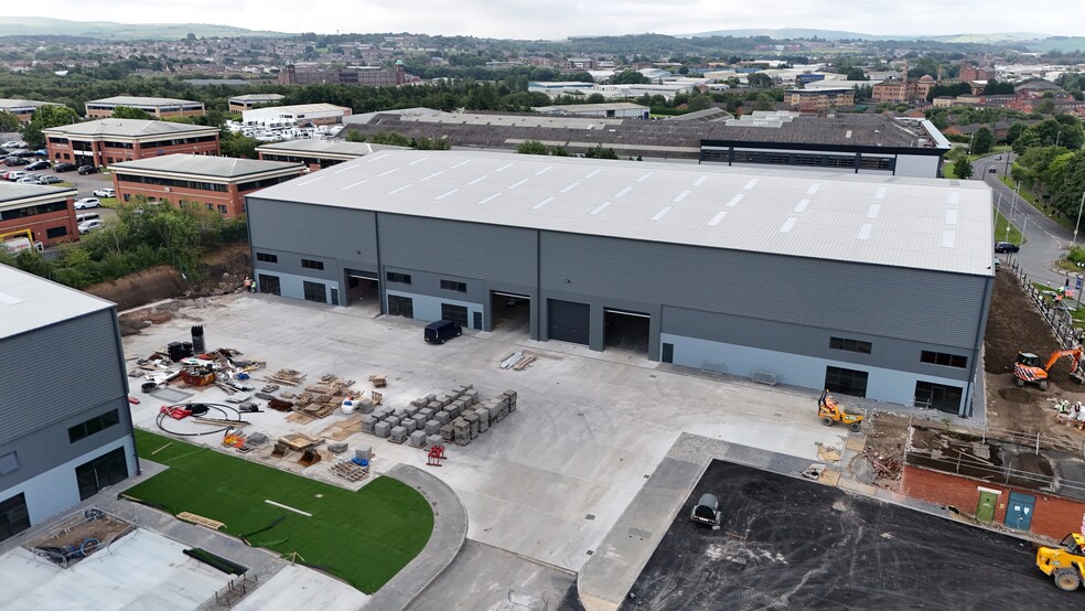 Philips Rd, Blackburn à louer - Photo de l’immeuble – Image 2 sur 12
