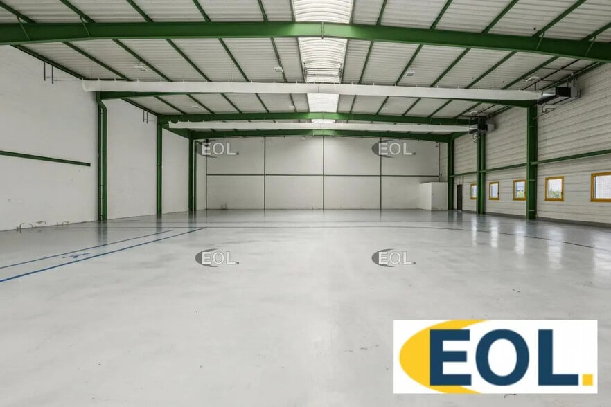 Local d’activités dans Le Mesnil-Amelot à louer - Photo de l’immeuble – Image 2 sur 14