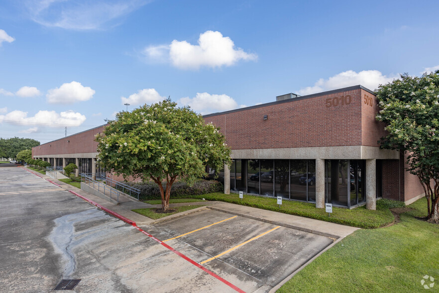 5010 Wright Rd, Stafford, TX à louer - Photo principale – Image 1 sur 7