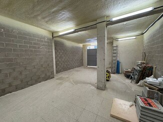 Plus de détails pour Local commercial à louer