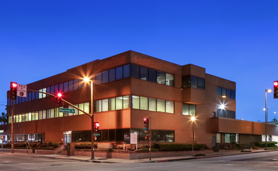 55 E California Blvd, Pasadena, CA à vendre - Photo de l’immeuble – Image 1 sur 9