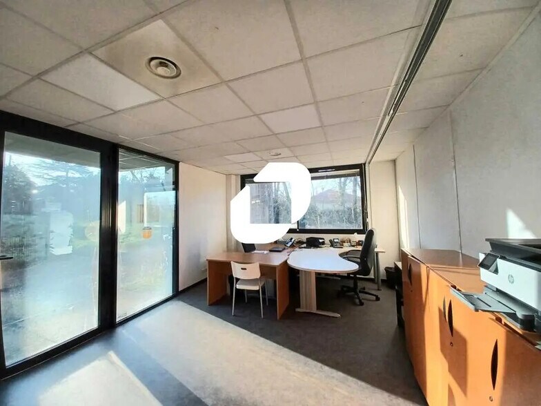 Bureau dans Cenon à louer - Photo de l’immeuble – Image 2 sur 4