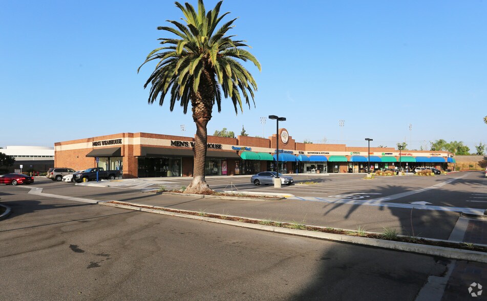 300-450 E Huntington Dr, Arcadia, CA à louer - Photo de l’immeuble – Image 2 sur 3