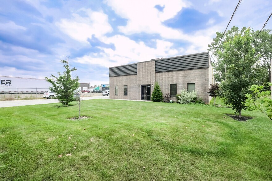 2220 Olympia Dr, Oldcastle, ON à louer - Photo de l’immeuble – Image 2 sur 2