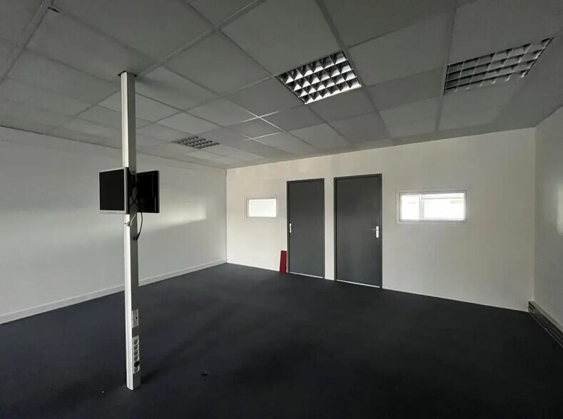 Bureau dans Amiens à louer - Photo de l’immeuble – Image 3 sur 3