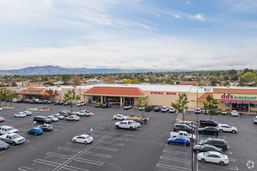 15757 Main St, Hesperia, CA à louer - Photo de l’immeuble – Image 2 sur 7