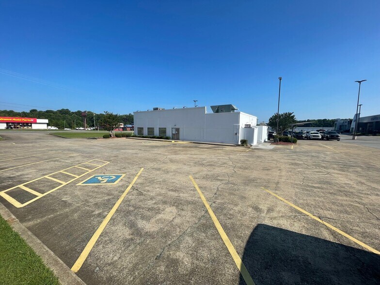 710 N Brindlee Mountain Pky, Arab, AL à louer - Photo de l’immeuble – Image 2 sur 8