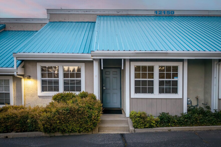 12150 Charles Dr, Grass Valley, CA à vendre - Photo principale – Image 1 sur 9