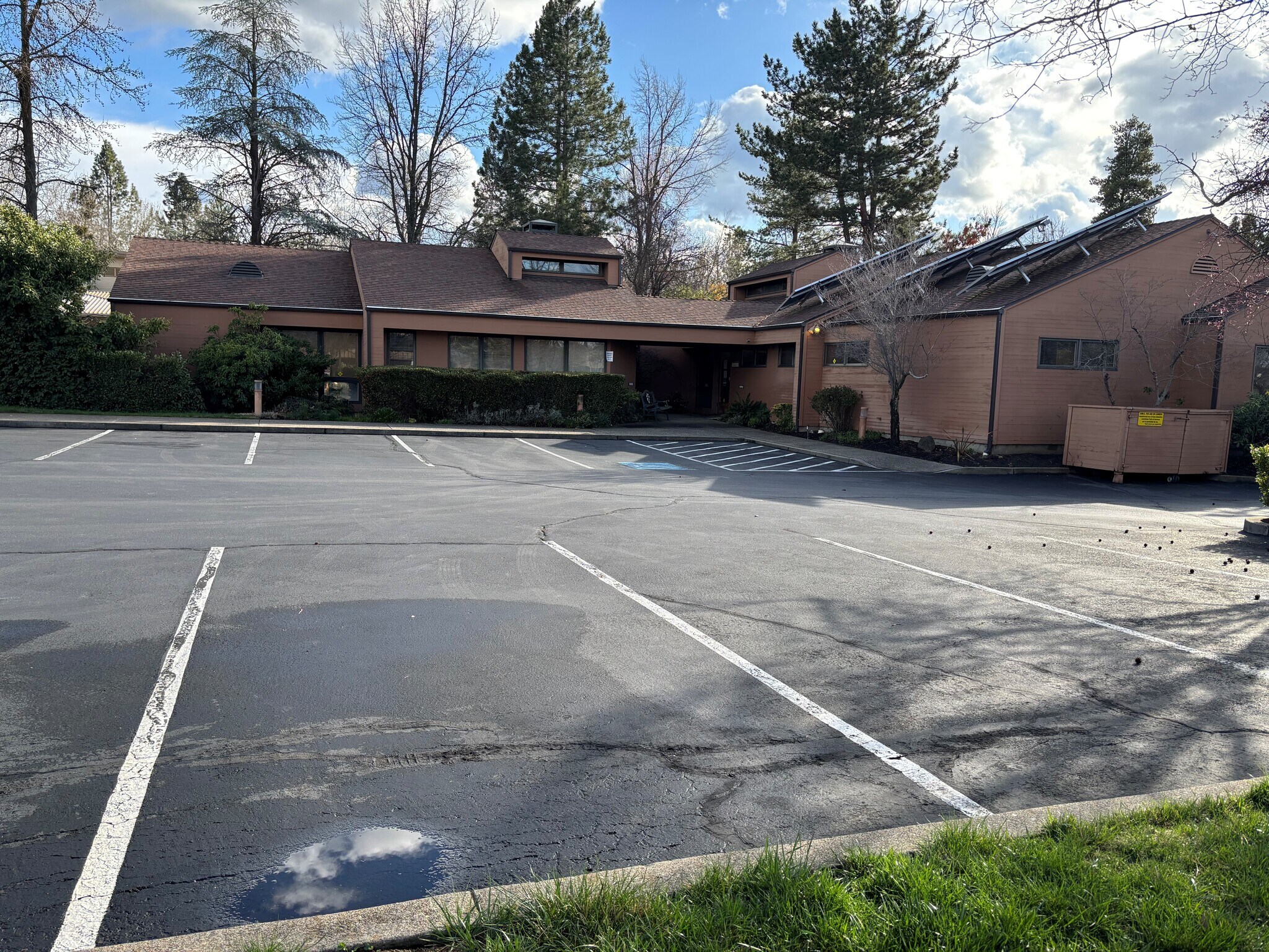 2850 State St, Medford, OR à vendre Photo principale– Image 1 sur 8