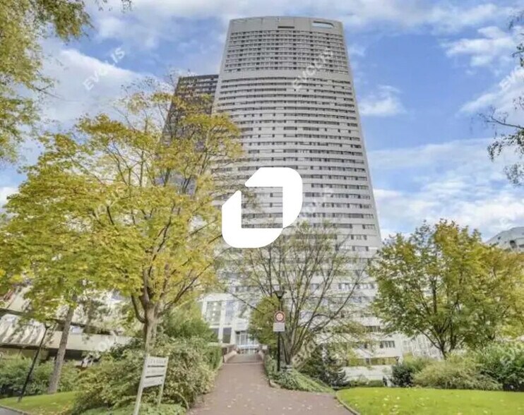 Bureau dans Courbevoie à vendre - Photo de l’immeuble – Image 3 sur 11