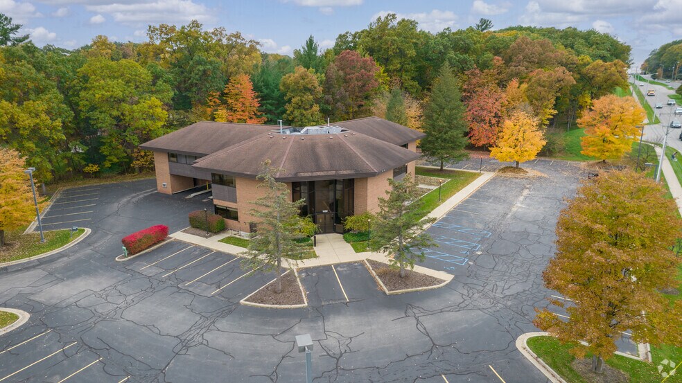 1850 44th St SW, Grand Rapids, MI à louer - Photo de l’immeuble – Image 2 sur 13