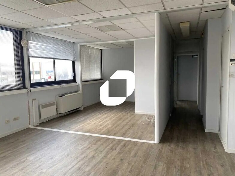 Bureau dans Mérignac à louer - Photo de l’immeuble – Image 2 sur 11