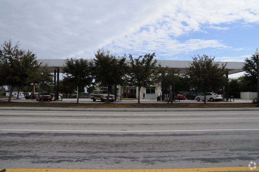 100 SE Prima Vista Blvd, Port Saint Lucie, FL à vendre - Photo de l’immeuble – Image 2 sur 3