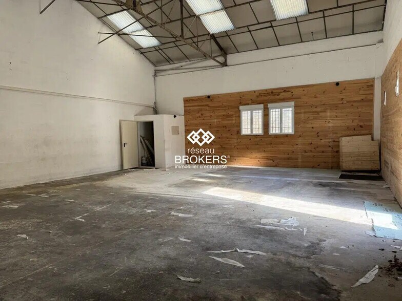 Local commercial dans Le Pontet à louer - Photo de l’immeuble – Image 3 sur 4