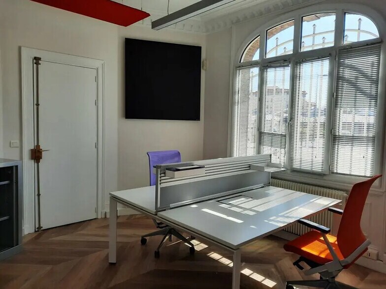 Bureau dans Rouen à louer - Photo de l’immeuble – Image 2 sur 11