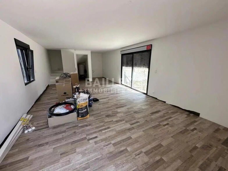 Bureau dans Montauroux à louer - Photo intérieure – Image 1 sur 11