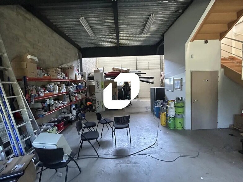 Local d’activités dans Montévrain à louer - Photo de l’immeuble – Image 1 sur 4