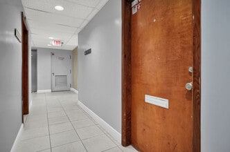 2150 Coral Way, Miami, FL à louer Photo intérieure– Image 2 sur 11