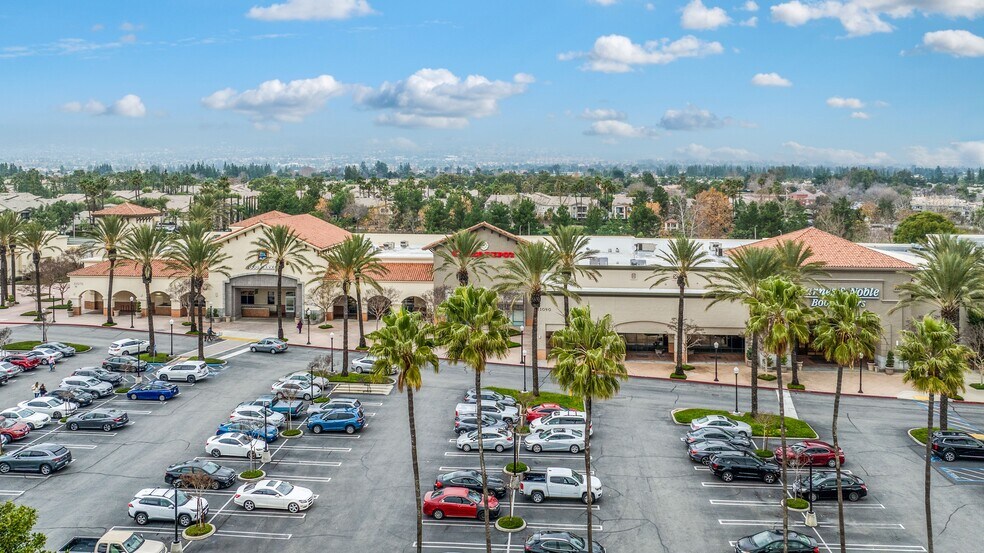11070-11090 Foothill Blvd, Rancho Cucamonga, CA à vendre - Photo de l’immeuble – Image 2 sur 36