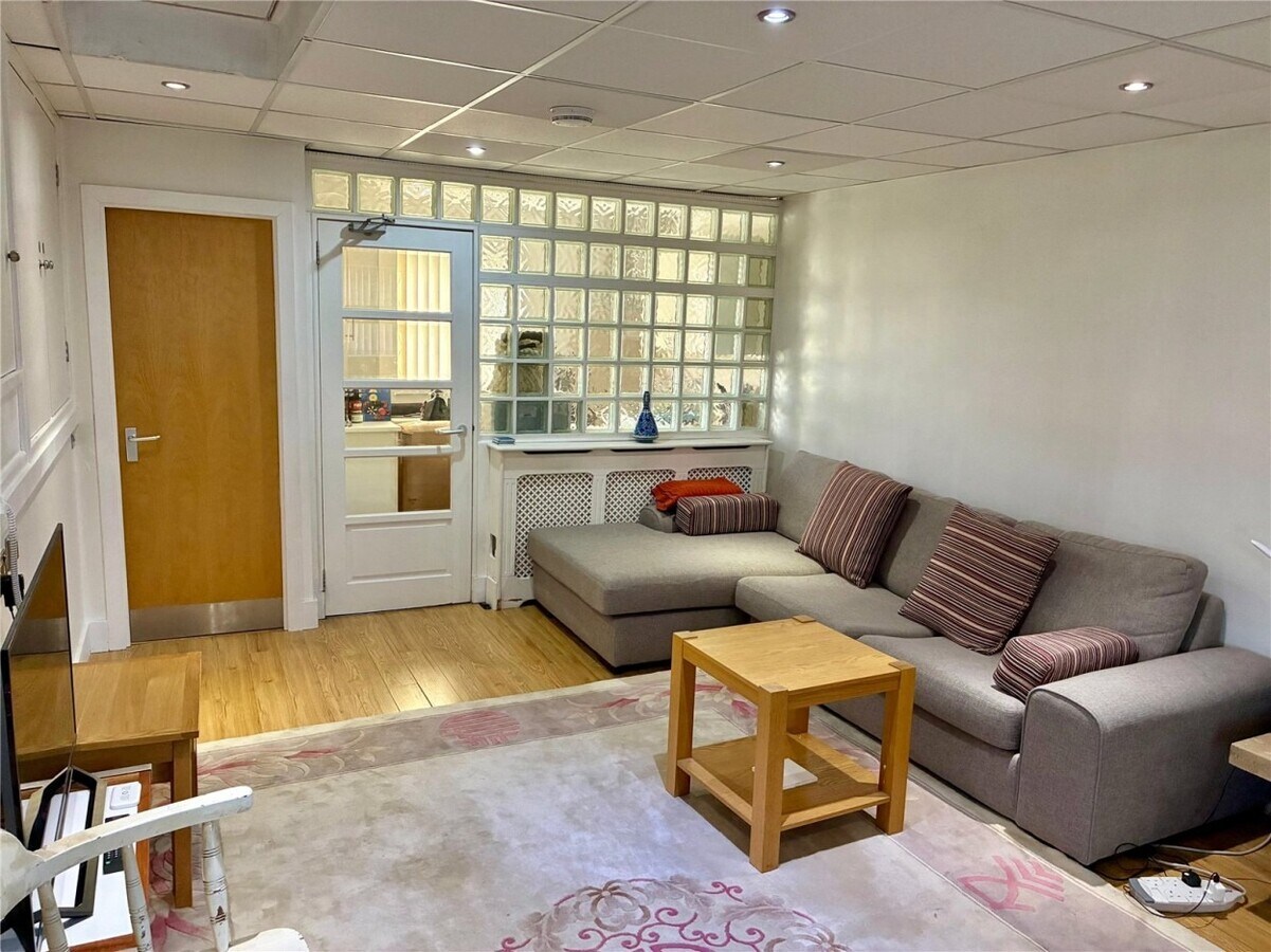 4-5 Warstone Mews, Birmingham, WMD B18 6JB - Lot 4 - - Photo intérieure - Image 2 of 3